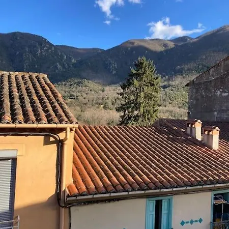 Chez Fernand-vues Sur Les Montagnes Apartmán *